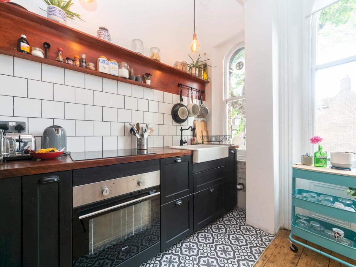 Pass The Keys Rustic And Quirky Flat In Charming Charlton Village Londra Dış mekan fotoğraf