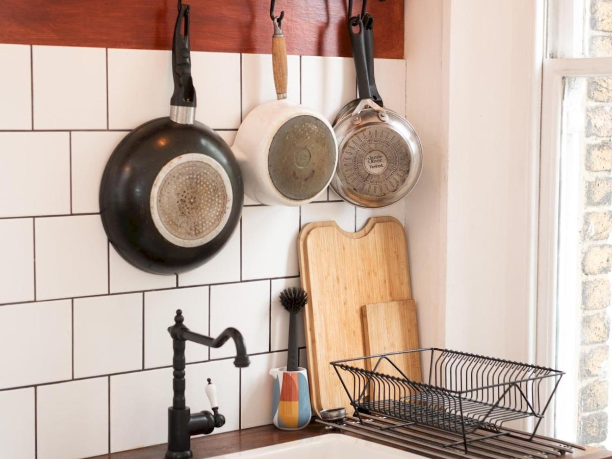 Pass The Keys Rustic And Quirky Flat In Charming Charlton Village Londra Dış mekan fotoğraf