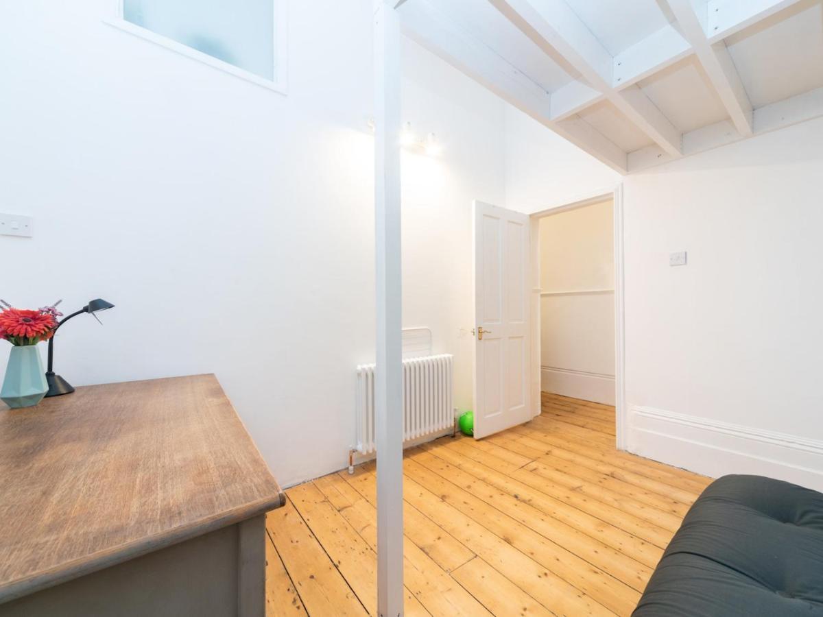Pass The Keys Rustic And Quirky Flat In Charming Charlton Village Londra Dış mekan fotoğraf